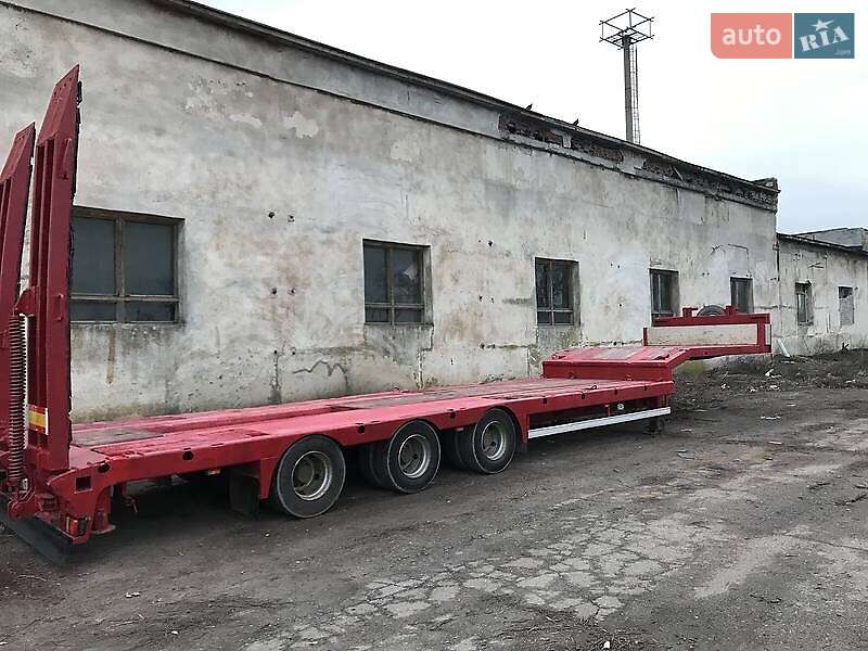 Низкорамная платформа Schmitz Cargobull SAF 2008 в Виннице