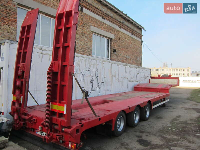 Низкорамная платформа Schmitz Cargobull SAF 2008 в Виннице