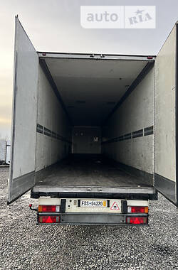Ізотермічна будка Schmitz Cargobull SAF 2000 в Ковелі