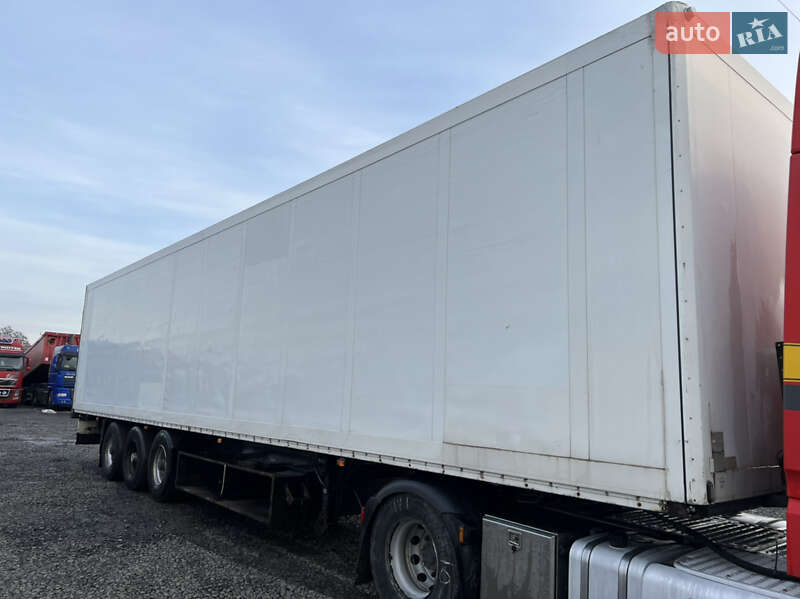 Изотермическая будка Schmitz Cargobull SAF 2000 в Ковеле