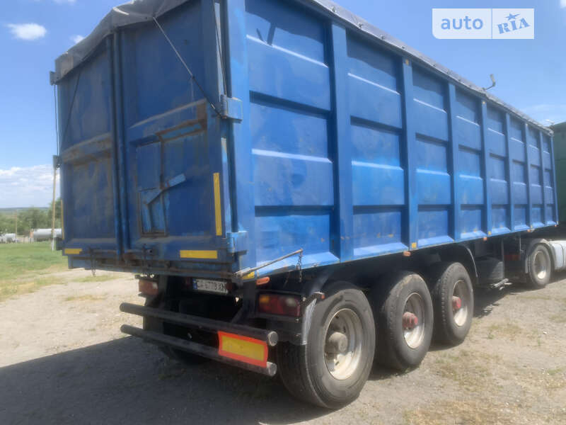 Самоскид напівпричіп Schmitz Cargobull SAF 2005 в Одесі