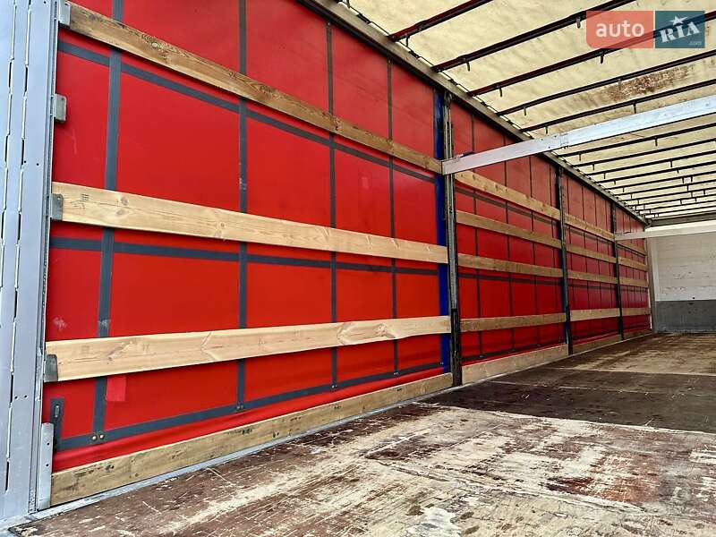Тентований борт (штора) - напівпричіп Schmitz Cargobull SAF 2012 в Дубні