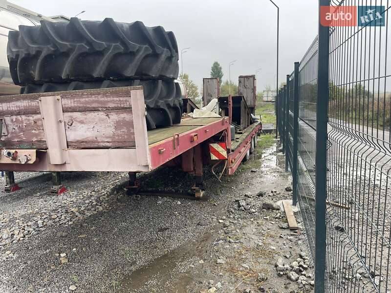 Низкорамная платформа Schmitz Cargobull SAF 2008 в Виннице