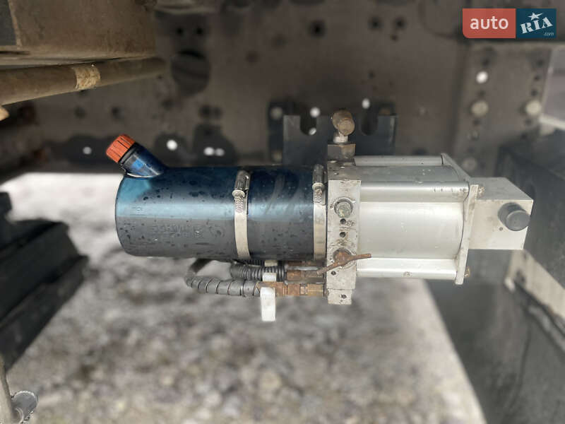 Тентований борт (штора) - напівпричіп Schmitz Cargobull SAF 2015 в Вінниці