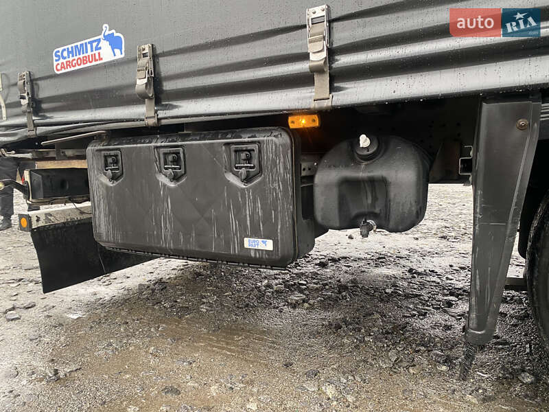 Тентований борт (штора) - напівпричіп Schmitz Cargobull SAF 2015 в Вінниці