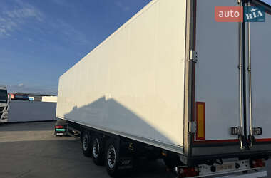 Рефрижератор напівпричіп Schmitz Cargobull SCB S3B 2015 в 