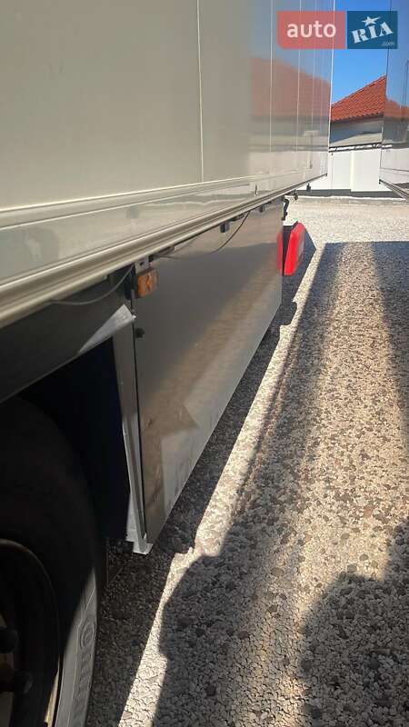 Рефрижератор напівпричіп Schmitz Cargobull SCB S3B 2016 в Львові фото 8 Рефрижератор напівпричіп Schmitz Cargobull SCB S3B 2016 в Львові