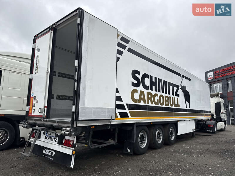 Рефрижератор напівпричіп Schmitz Cargobull SCB S3B 2016 в Києві