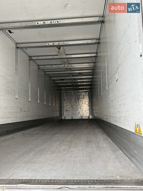 Рефрижератор Schmitz Cargobull SCB S3B 2017 в Черновцах