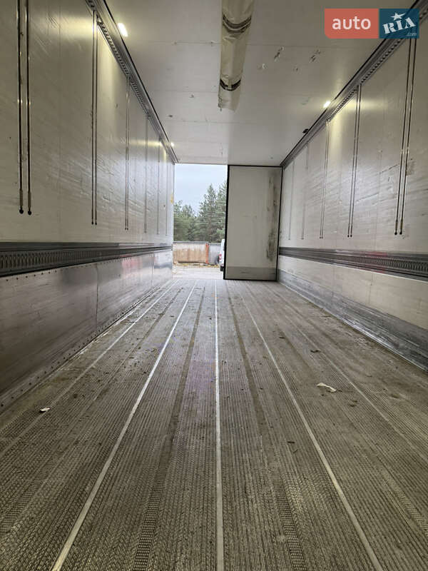 Рефрижератор напівпричіп Schmitz Cargobull SCB S3B 2017 в Києві