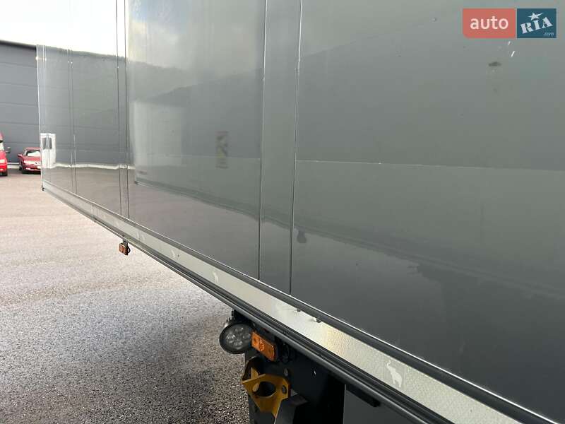 Рефрижератор полуприцеп Schmitz Cargobull SCB S3B 2015 в Ковеле