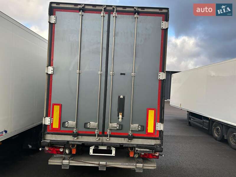 Рефрижератор полуприцеп Schmitz Cargobull SCB S3B 2015 в Ковеле