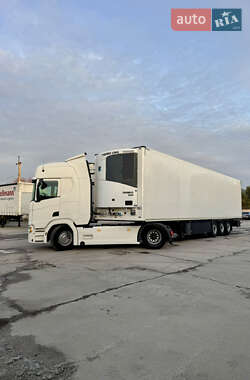 Рефрижератор полуприцеп Schmitz Cargobull SCB S3B 2015 в Вараше