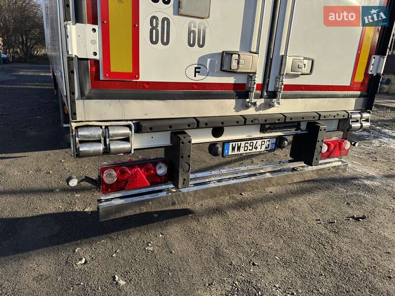 Рефрижератор полуприцеп Schmitz Cargobull SCB S3B 2014 в Виннице