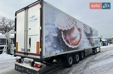Рефрижератор полуприцеп Schmitz Cargobull SCB S3B 2015 в Калуше
