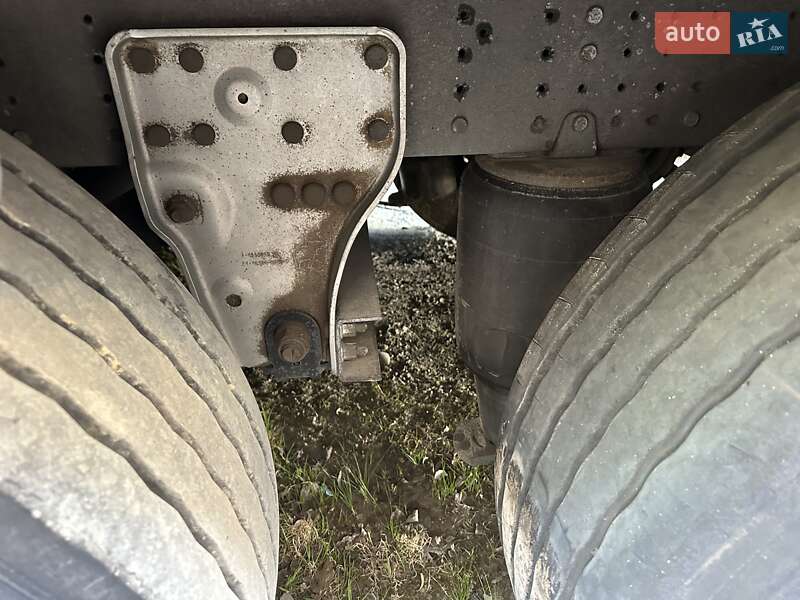 Тентований борт (штора) - напівпричіп Schmitz Cargobull SCB S3T 2016 в Калуші