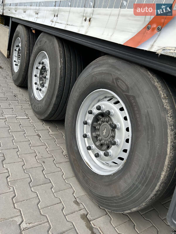 Тентований борт (штора) - напівпричіп Schmitz Cargobull SCB S3T 2015 в Луцьку