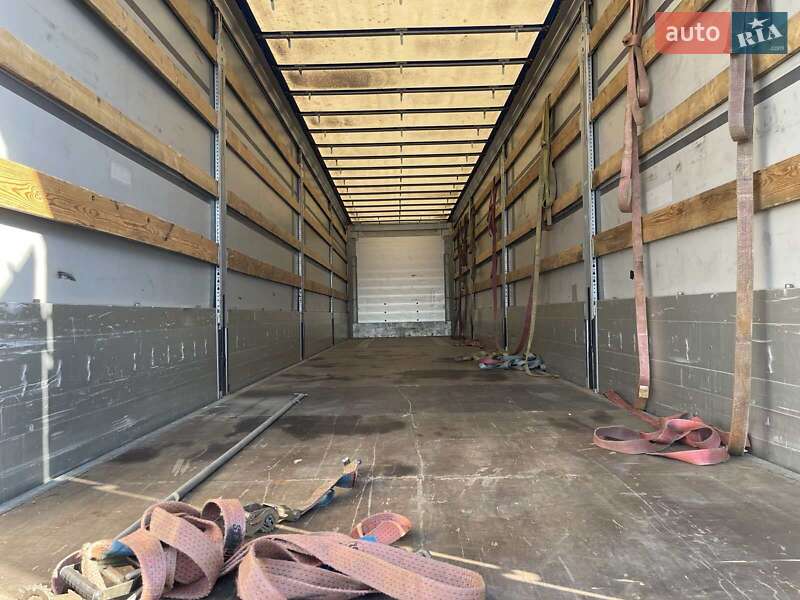 Тентований борт (штора) - напівпричіп Schmitz Cargobull SCB S3T 2015 в Вінниці