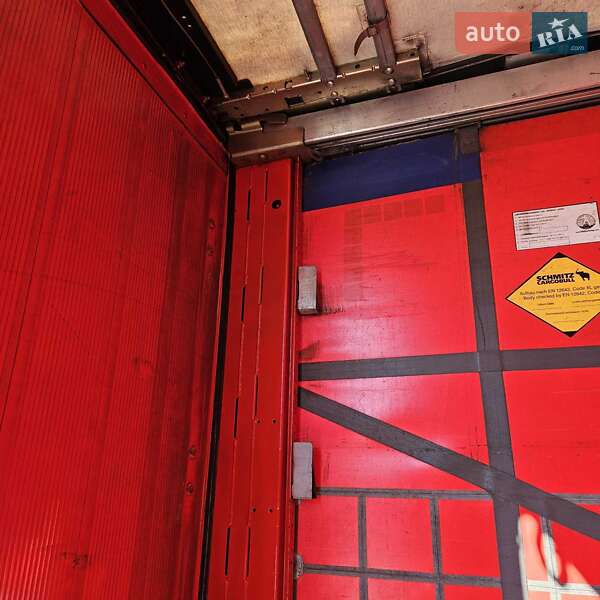 Тентований борт (штора) - напівпричіп Schmitz Cargobull SCB S3T 2015 в Кривому Розі