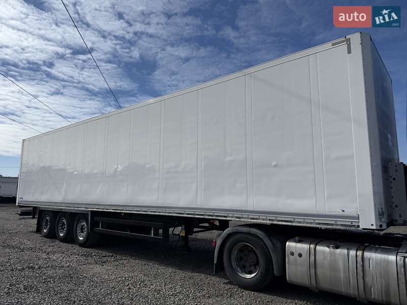 Ізотермічна будка Schmitz Cargobull SCB S3T 2015 в Луцьку