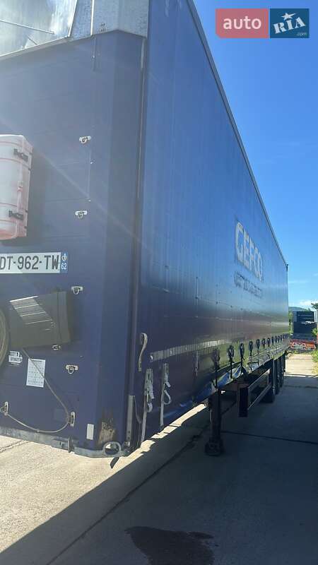 Тентований борт (штора) - напівпричіп Schmitz Cargobull SCB S3T 2015 в Хусті