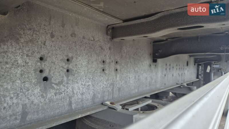 Тентований борт (штора) - напівпричіп Schmitz Cargobull SCB S3T 2013 в Сарнах