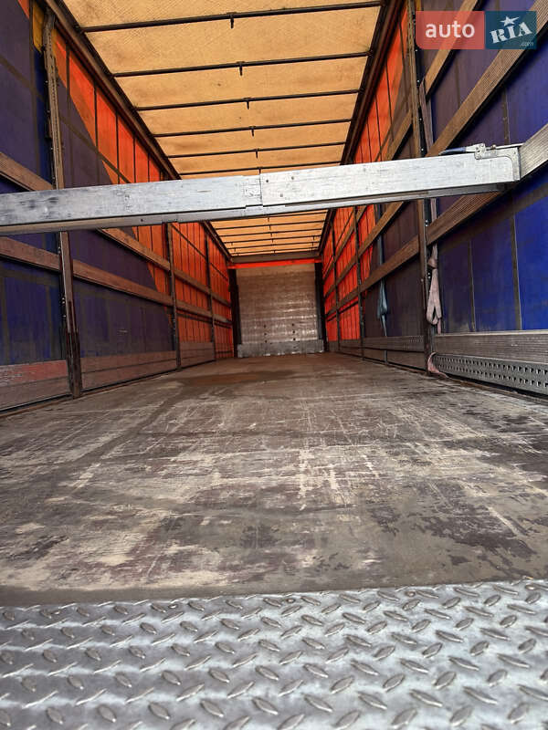 Тентованный борт (штора) - полуприцеп Schmitz Cargobull SCB S3T 2017 в Хусте