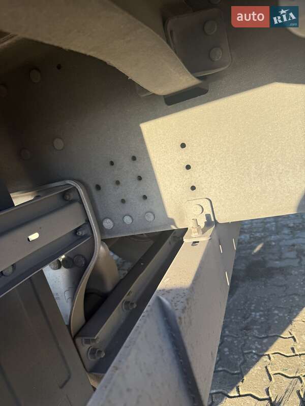 Тентованный борт (штора) - полуприцеп Schmitz Cargobull SCB S3T 2016 в Черновцах