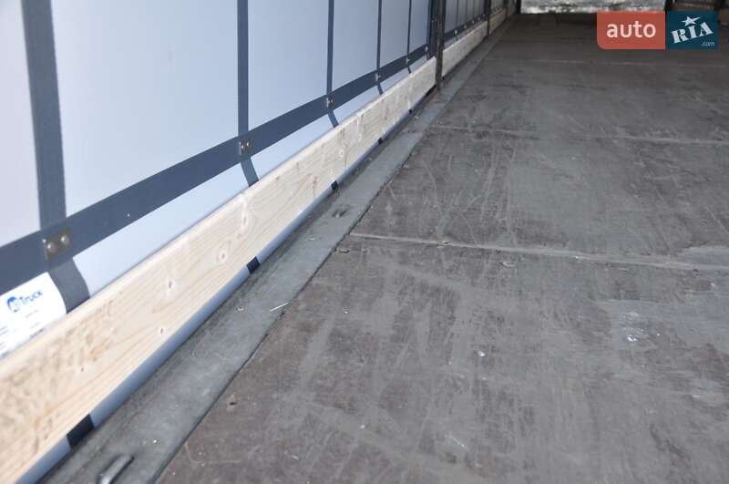 Тентованный борт (штора) - полуприцеп Schmitz Cargobull SCB S3T 2017 в Ровно