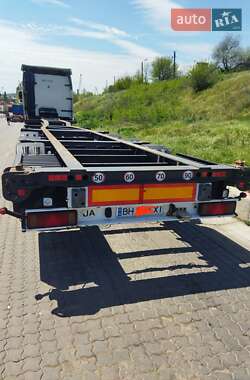 Контейнеровоз напівпричіп Schmitz Cargobull SCF 2005 в 