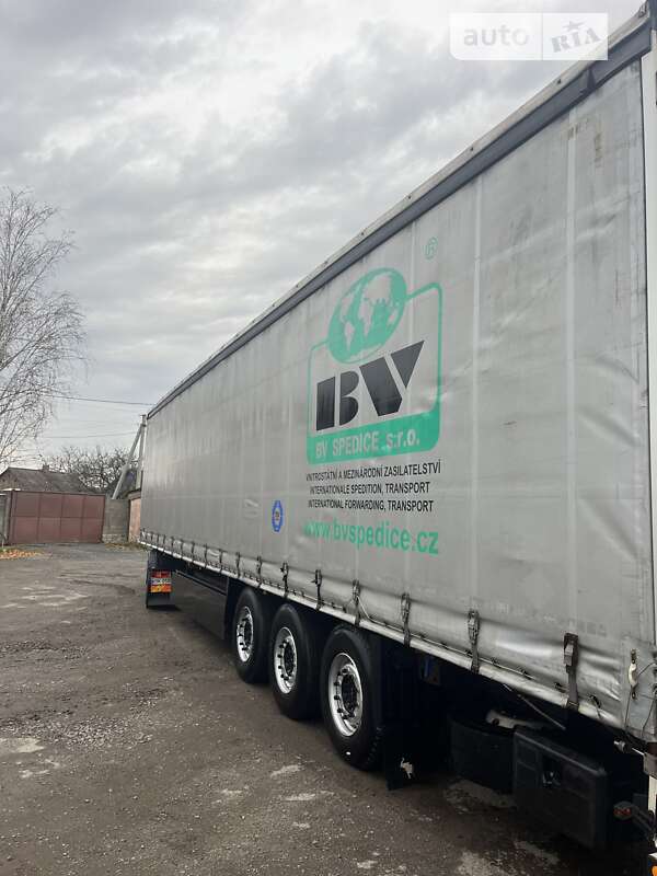 Бортовой полуприцеп Schmitz Cargobull Schutz 2012 в Сарнах