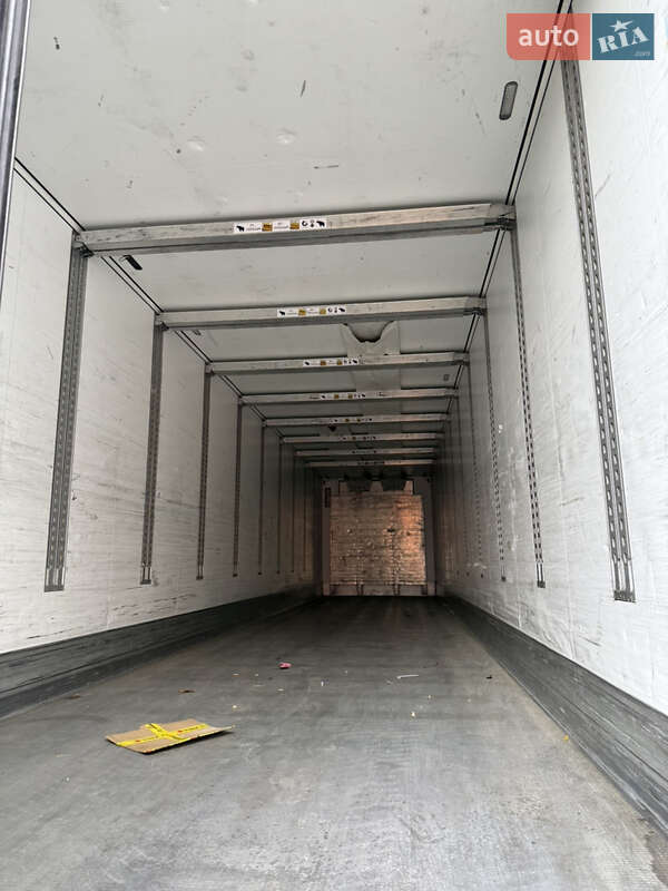 Рефрижератор полуприцеп Schmitz Cargobull Schutz 2016 в Владимирце