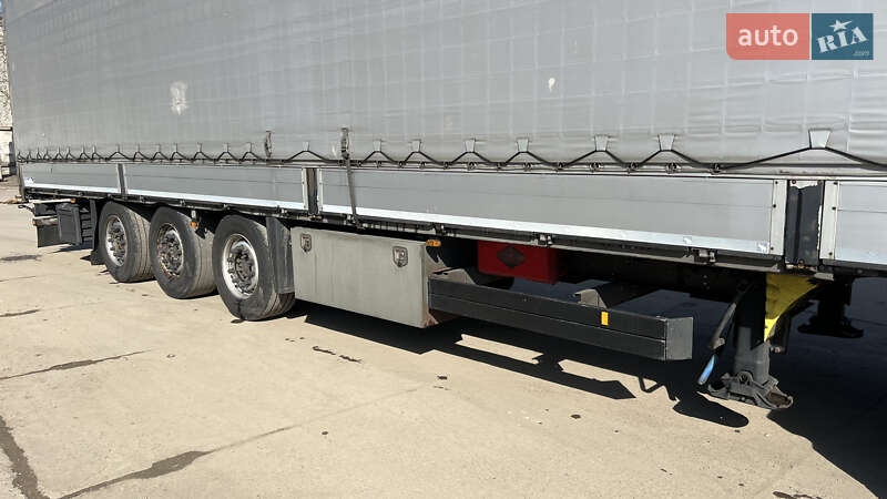 Бортовий напівпричіп Schmitz Cargobull SCS 24/L 2012 в Луцьку