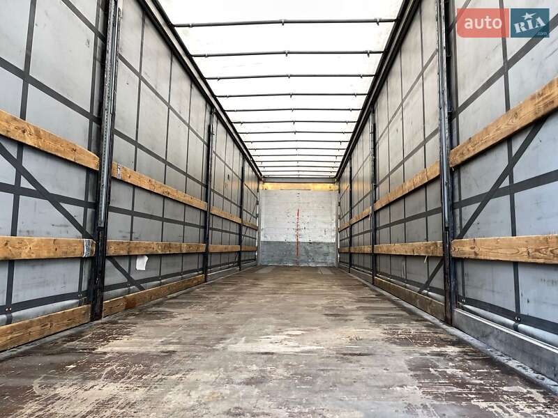 Тентований борт (штора) - напівпричіп Schmitz Cargobull SCS 24/L 2012 в Тернополі