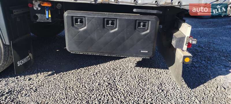 Тентований борт (штора) - напівпричіп Schmitz Cargobull SCS 2013 в Львові