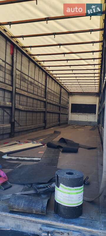 Тентований борт (штора) - напівпричіп Schmitz Cargobull SCS 2013 в Львові