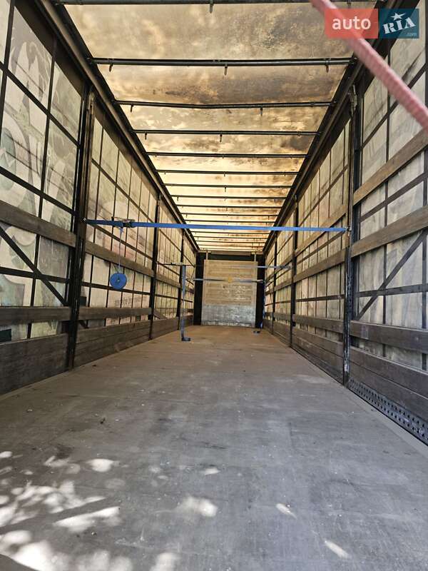 Тентований борт (штора) - напівпричіп Schmitz Cargobull SCS 2011 в Кілії