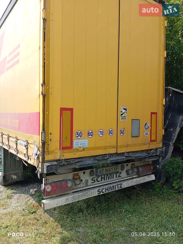 Тентований борт (штора) - напівпричіп Schmitz Cargobull SCS 2012 в Кам'янському