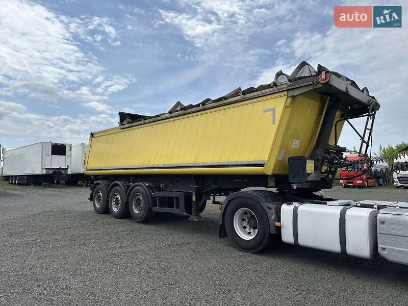 Самоскид напівпричіп Schmitz Cargobull SGF S3 2017 в 