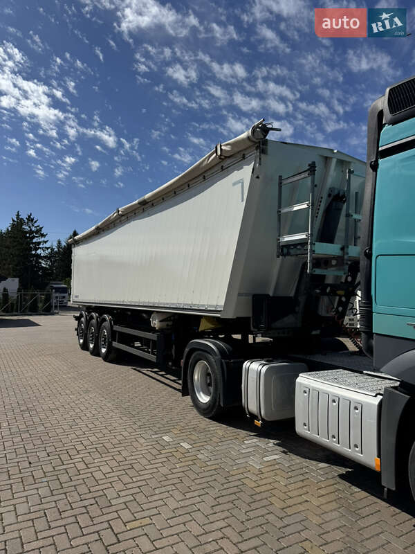 Зерновоз - напівпричіп Schmitz Cargobull SGF S3 2019 в Вінниці