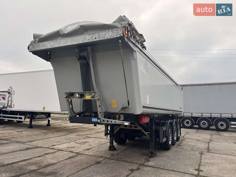 Самоскид напівпричіп Schmitz Cargobull SGF S3 2015 в Коломиї фото 2 Самоскид напівпричіп Schmitz Cargobull SGF S3 2015 в Коломиї
