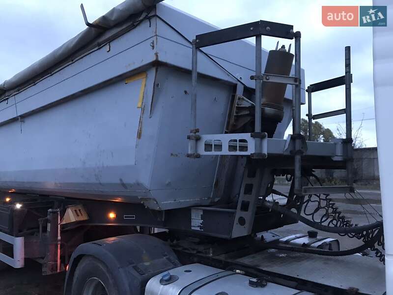 Самоскид напівпричіп Schmitz Cargobull SKI 2006 в Дніпрі
