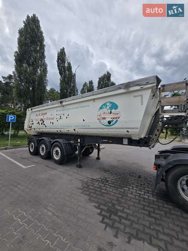 Самосвал полуприцеп Schmitz Cargobull SKI 2016 в Киеве