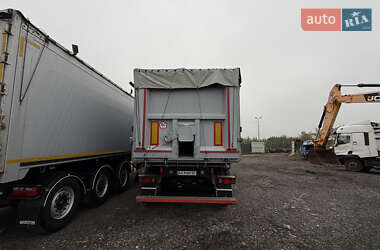 Самоскид напівпричіп Schmitz Cargobull SKI 2010 в Києві