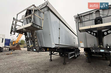 Самоскид напівпричіп Schmitz Cargobull SKI 2010 в Києві