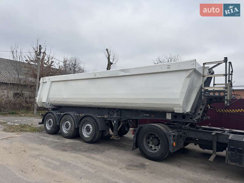 Самосвал полуприцеп Schmitz Cargobull SKI 2013 в Виннице