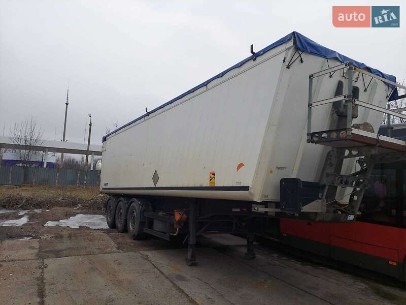 Зерновоз - полуприцеп Schmitz Cargobull SKI 2007 в Одессе