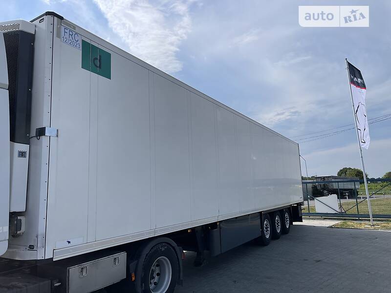 Рефрижератор полуприцеп Schmitz Cargobull SKO 24 2015 в Черновцах