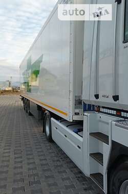Рефрижератор напівпричіп Schmitz Cargobull SKO 24 2005 в 