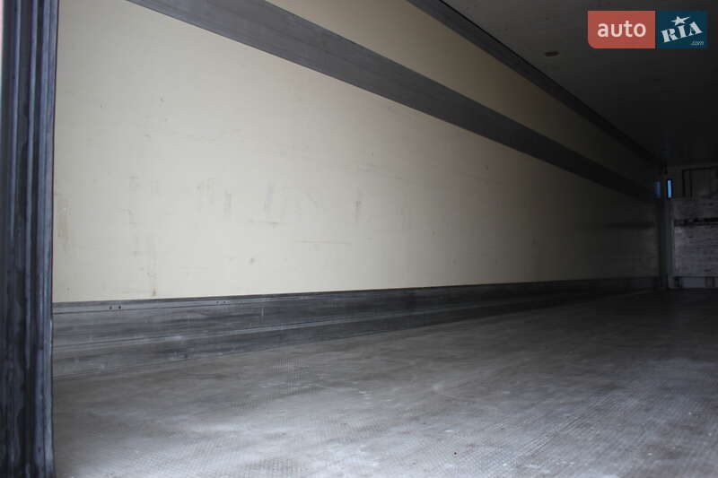 Рефрижератор полуприцеп Schmitz Cargobull SKO 24 2004 в Черкассах